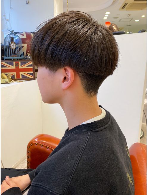 2026年最新ヘアトレンド：「マッシュ 横顔」で決まる男の美シルエットとサロンが魅せる骨格マジックの全貌
