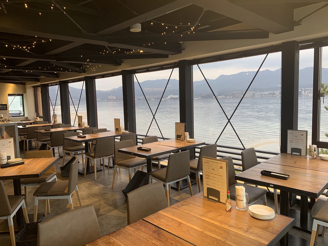 宮島ブルワリーの絶景ランチと限定ビール！混雑回避＆評判を徹底解説