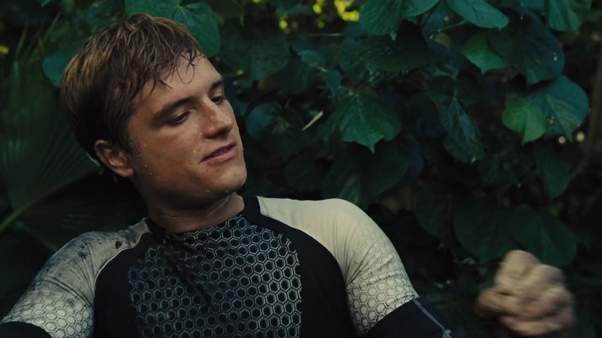 Who Plays Peeta Mellark in Hunger Games