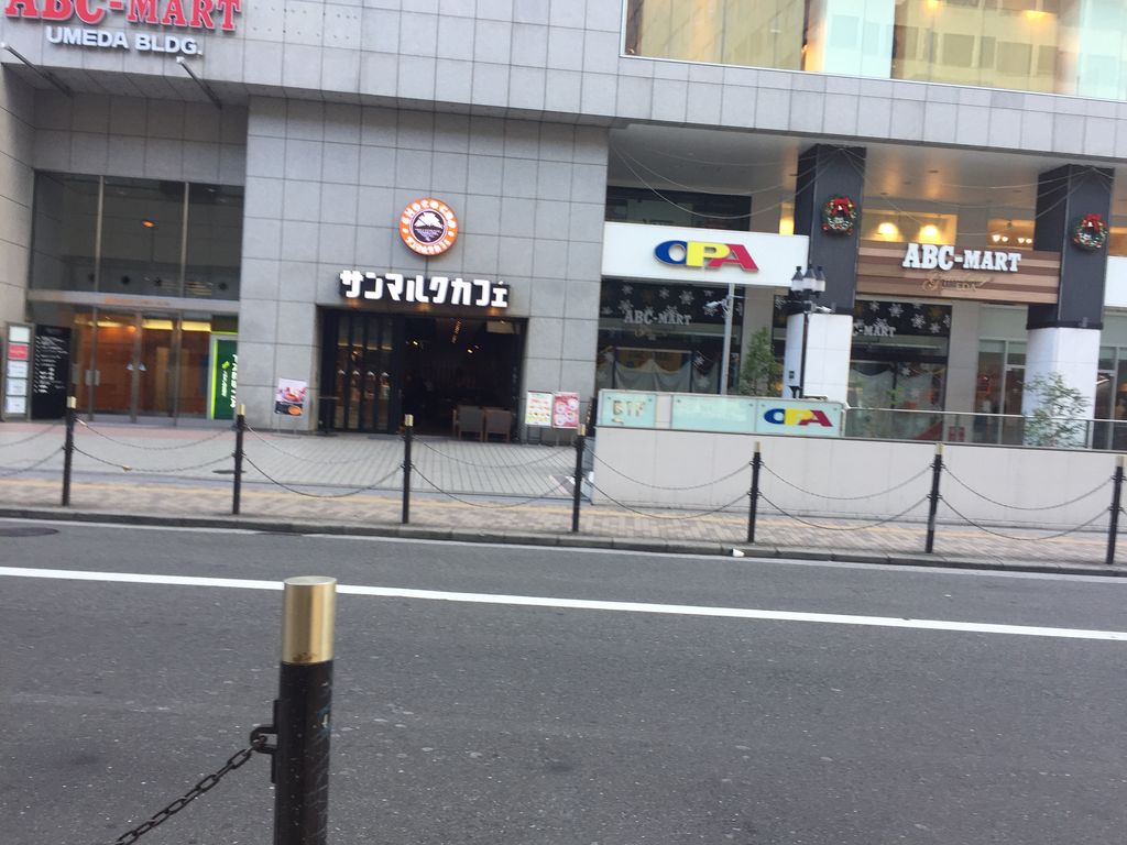 梅田のサンマルクカフェ完全攻略！電源・喫煙席と穴場店舗2026