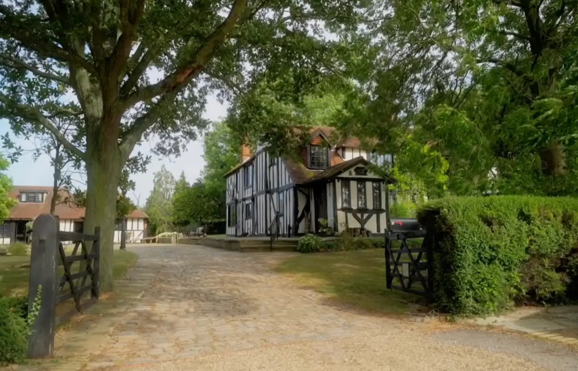 Where Is Pickle Cottage