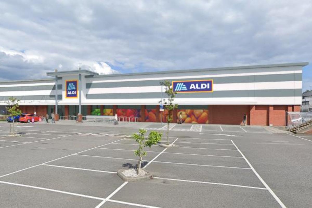 Is Aldi Open on Easter Monday