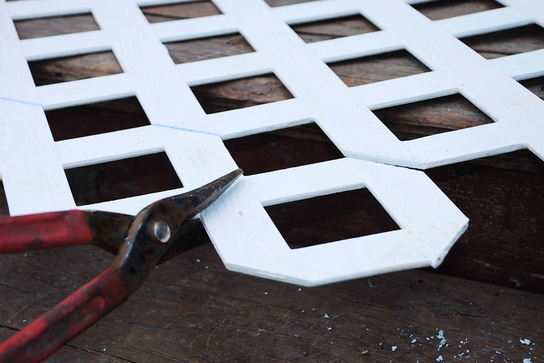 How to Cut Lattice Vinyl