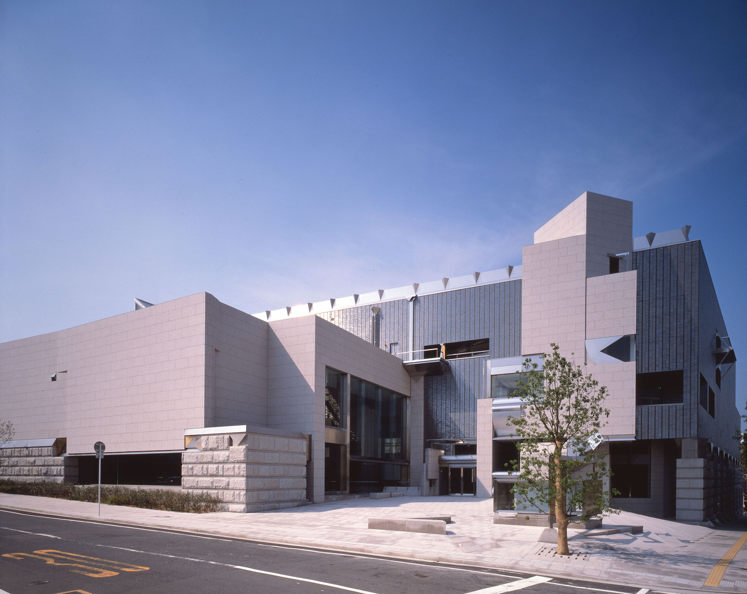 岡山県立美術館の魅力と2026年最新展覧会・所蔵品を徹底解剖