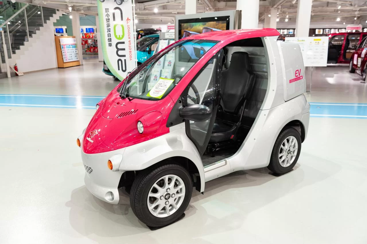 一人乗り車は普段使いで買いか？価格相場や維持費と危険性の真実