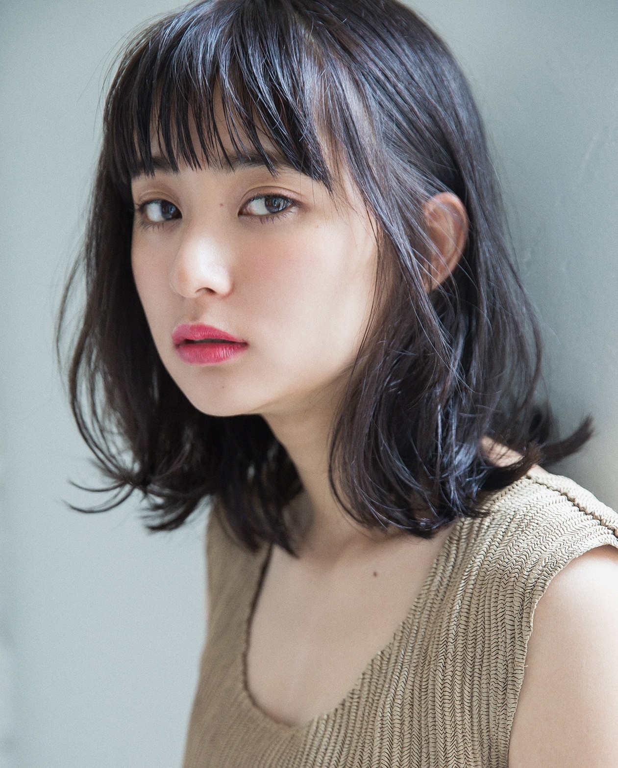 黒髪が似合う人の決定的な共通点とは？透明感を宿す垢抜けの法則