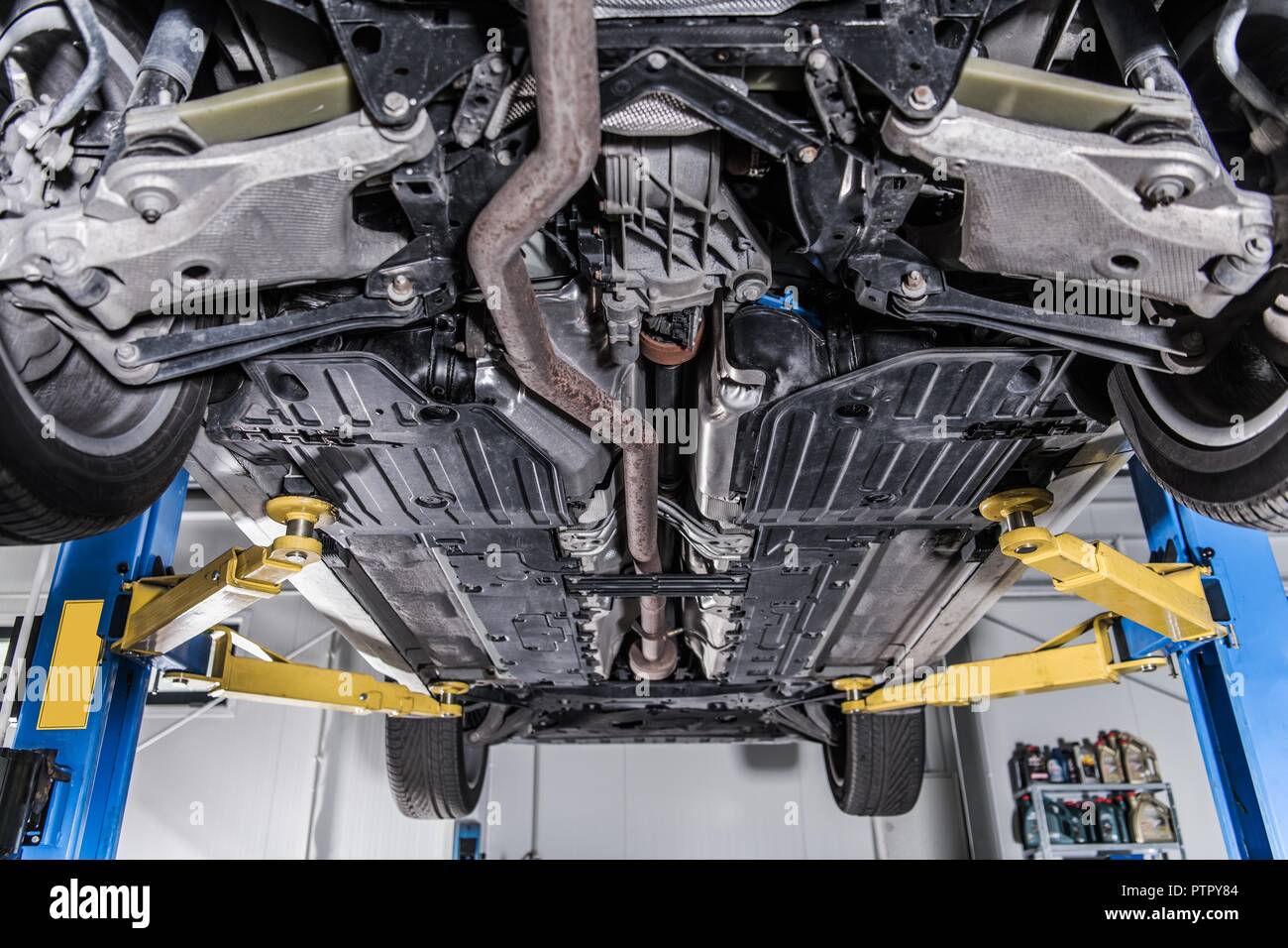 What Is an Undercarriage on a Car