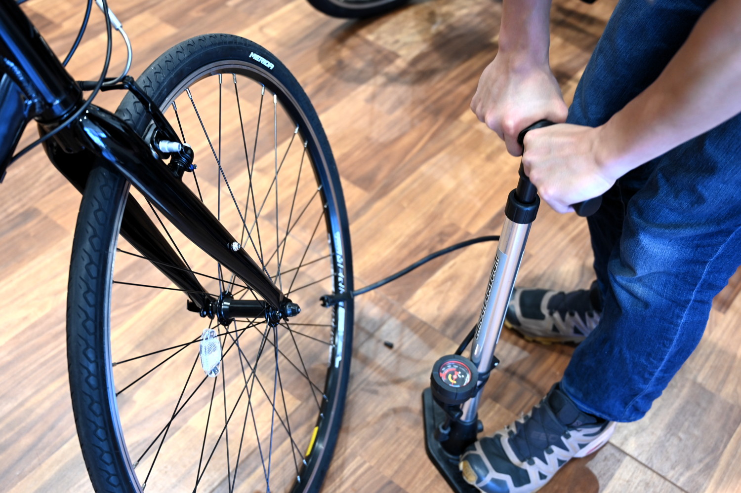 自転車の空気入れ頻度は月1回で足りる？パンクを防ぐ車種別適正値