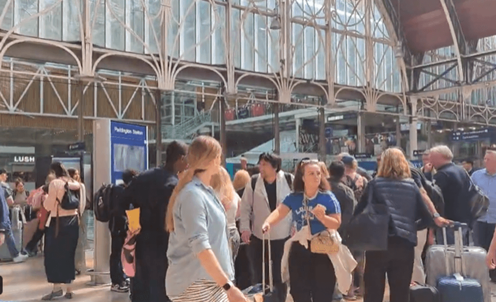 Travel Chaos at London's Paddington Station Due to Power Outage