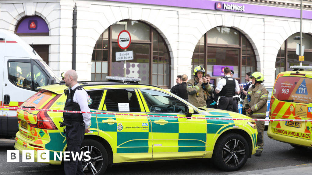 Police Investigate Bank Evacuation in London After People Felt Unwell