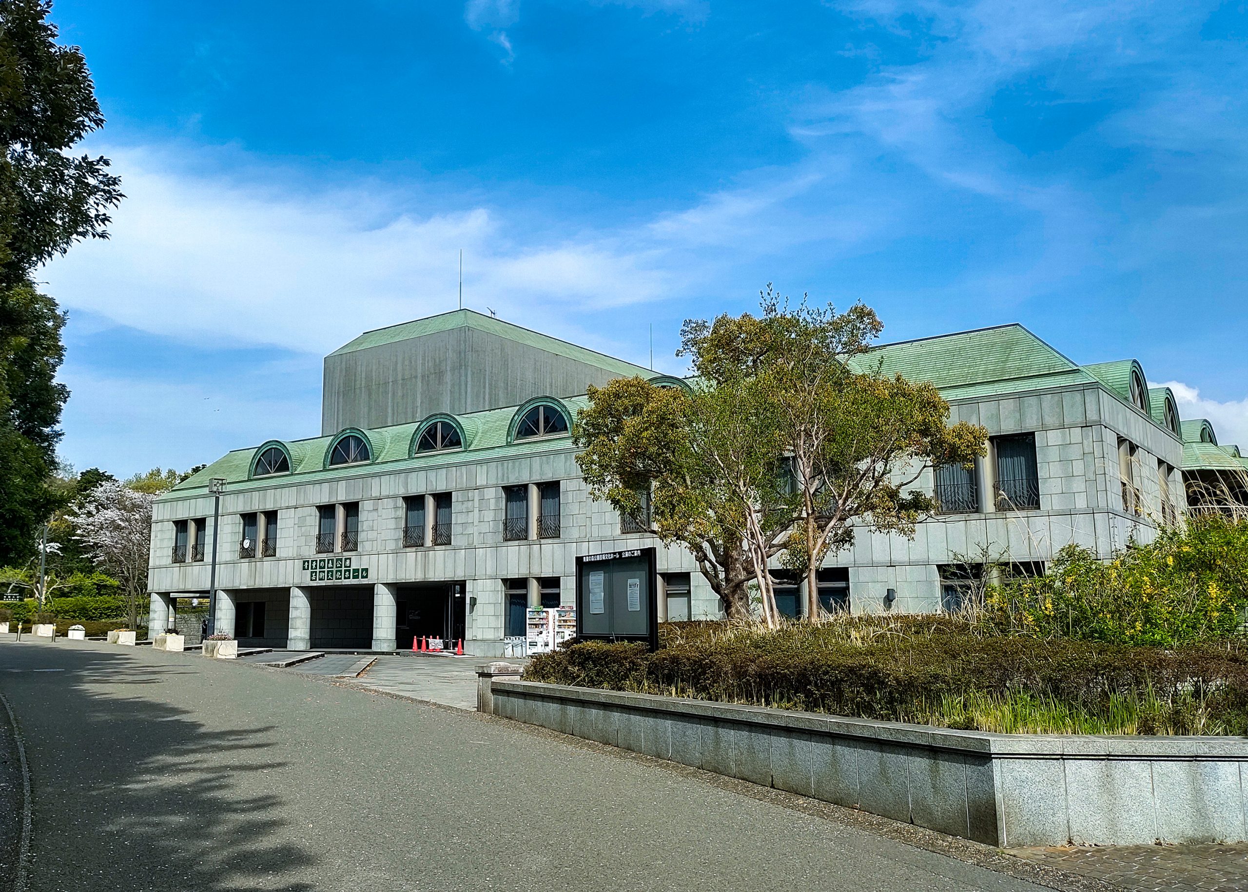 青葉の森公園芸術文化ホール完全攻略｜座席・アクセス・駐車場を解説