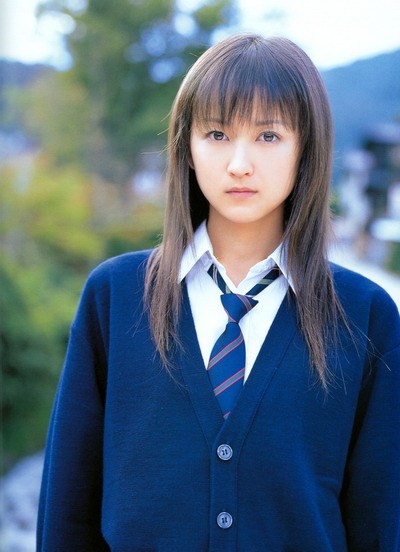 【2026年最新】小松彩夏が魅せる成熟の美と挑戦——セーラー戦士から地域・ライフスタイルを発信する唯一無二の存在へ