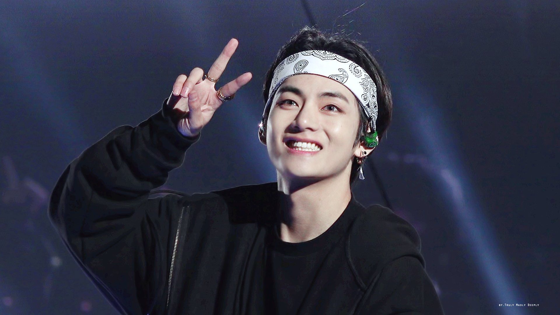 Taehyung v Sign White Snapchat Filtee