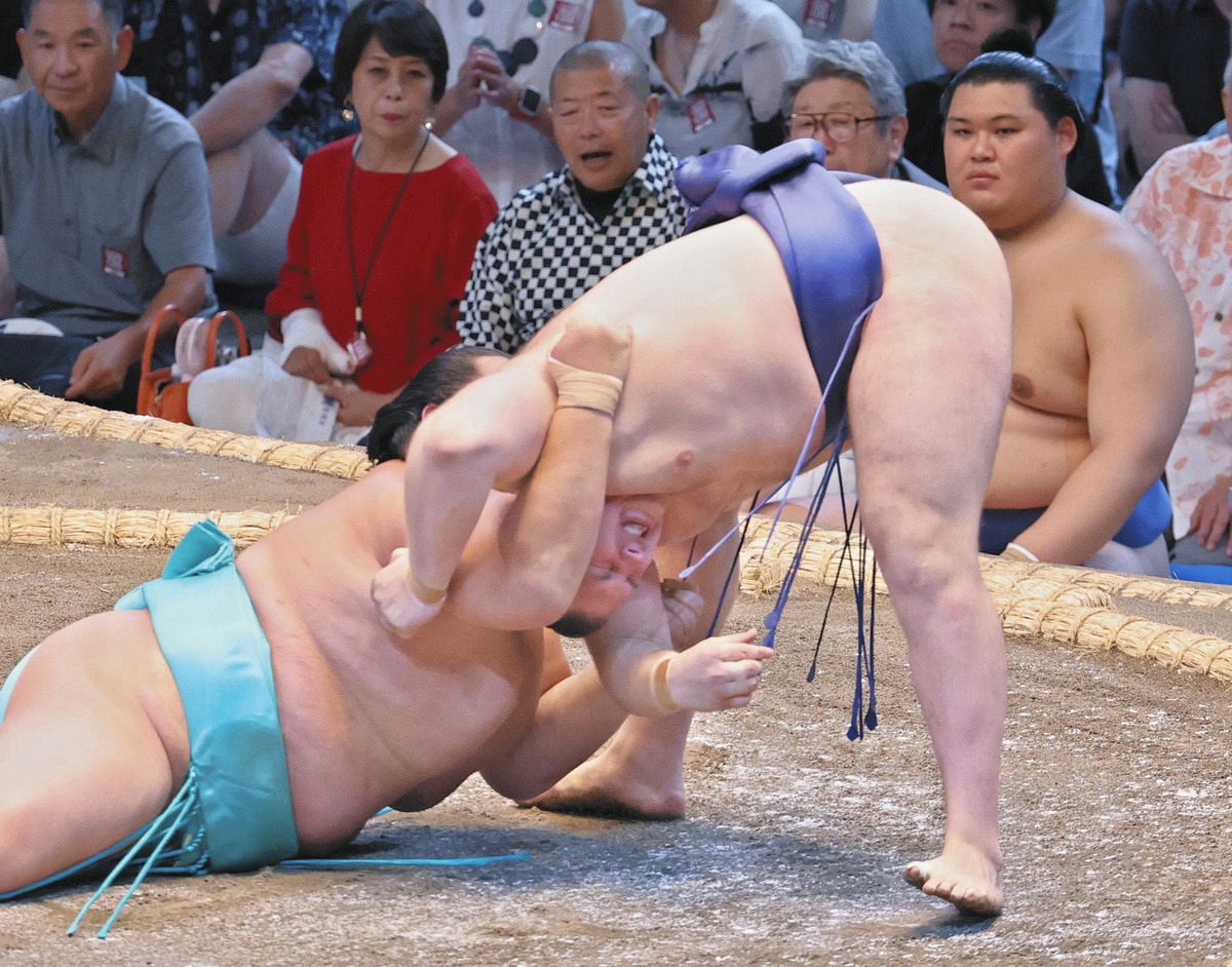 土俵を揺るがす奇手「内無双」の真実！外無双との違いと名勝負の深層