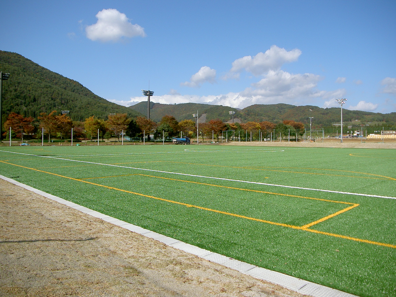 十六沼公園サッカー場の全貌！人工芝の評判と予約・混雑の真相を徹底解剖