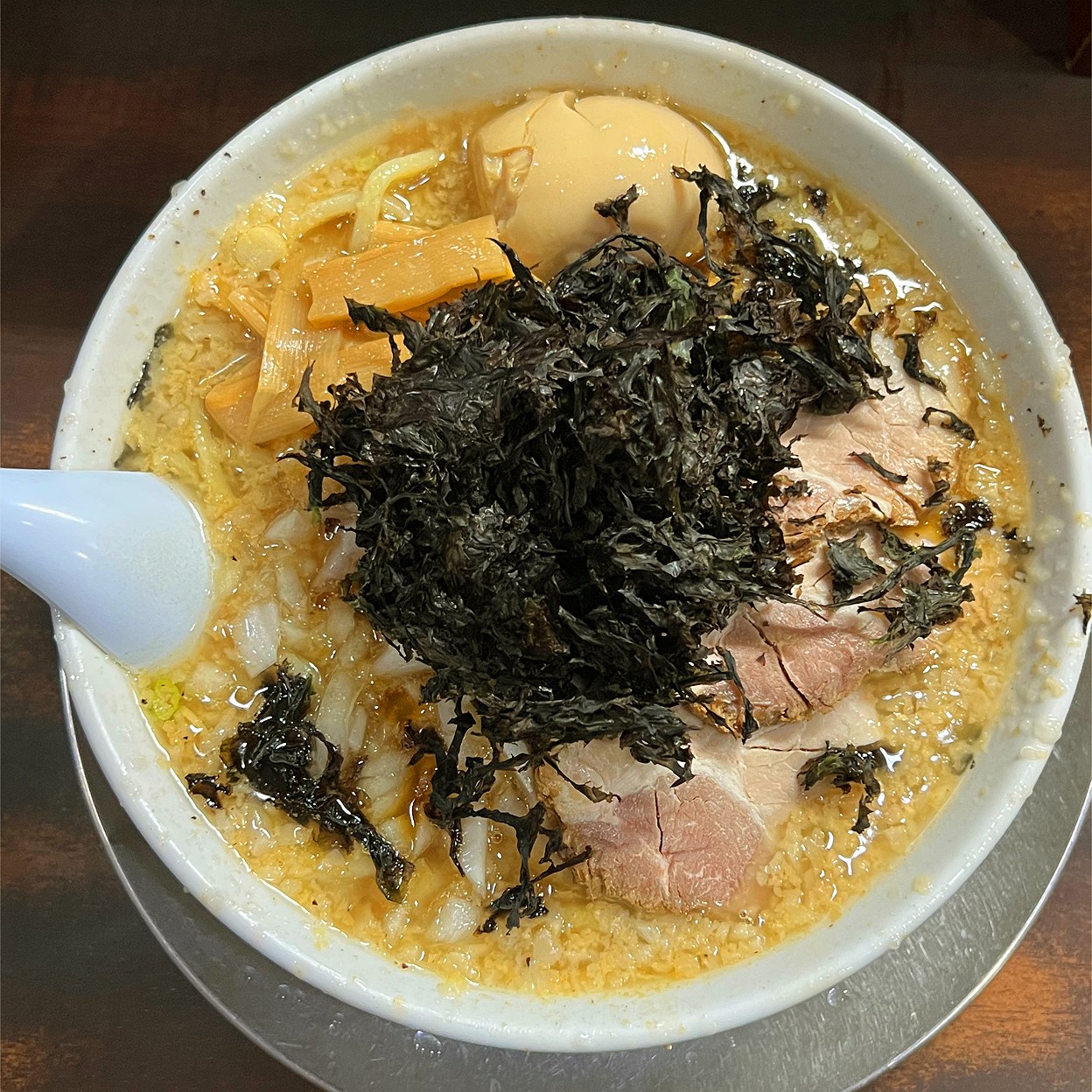 らーめん潤蒲田店の背脂と極太麺の魅力！鬼油や人気メニューを徹底解説