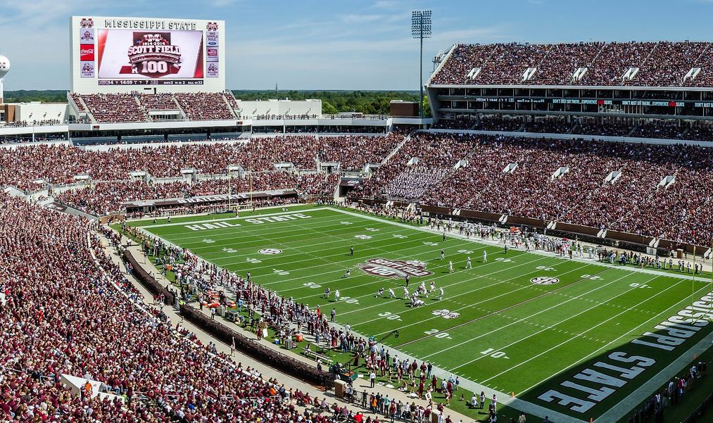How Many People Does Mississippi State Stadium Hold