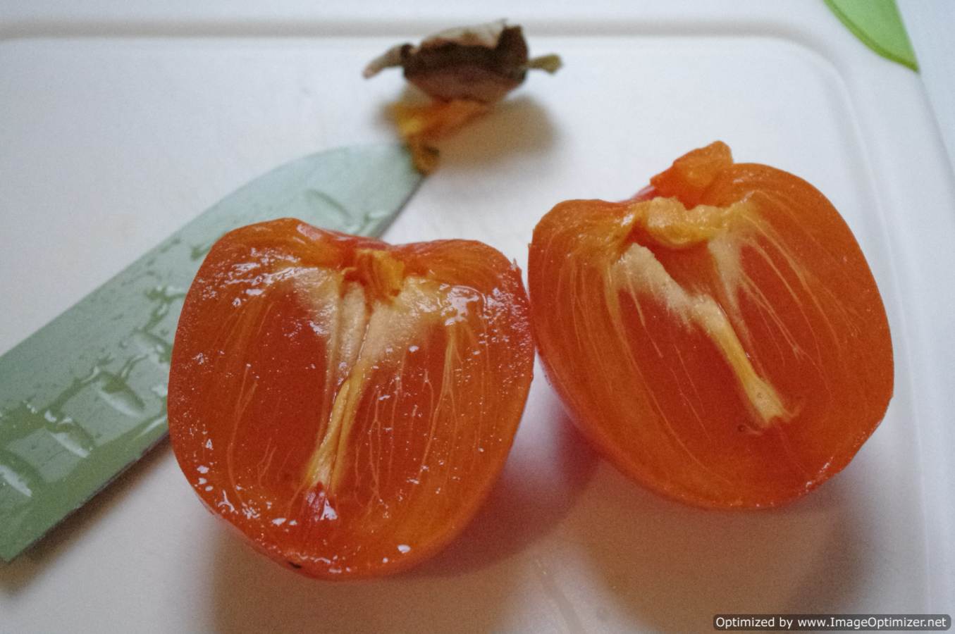 Can You Eat the Skin of a Sharon Fruit