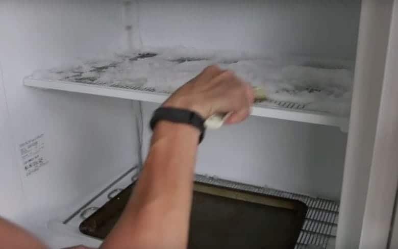 How to Manually Defrost a Freezer