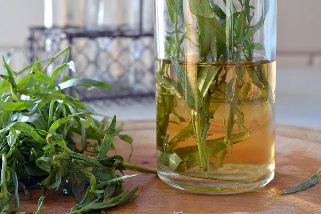 How Do I Make Tarragon Vinegar