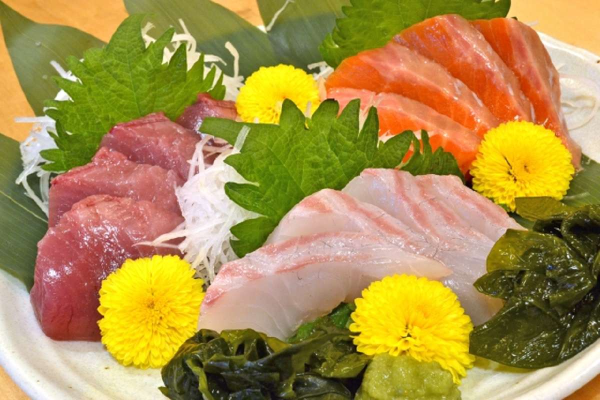 子どもの生魚は何歳から？小児科医が語る安全な解禁時期と食中毒の真相