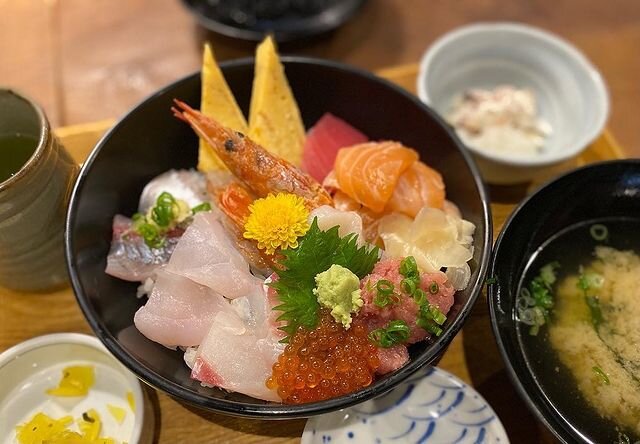 沼津ランチの常識が変わる！市場直送海鮮丼と地元民が通う名店
