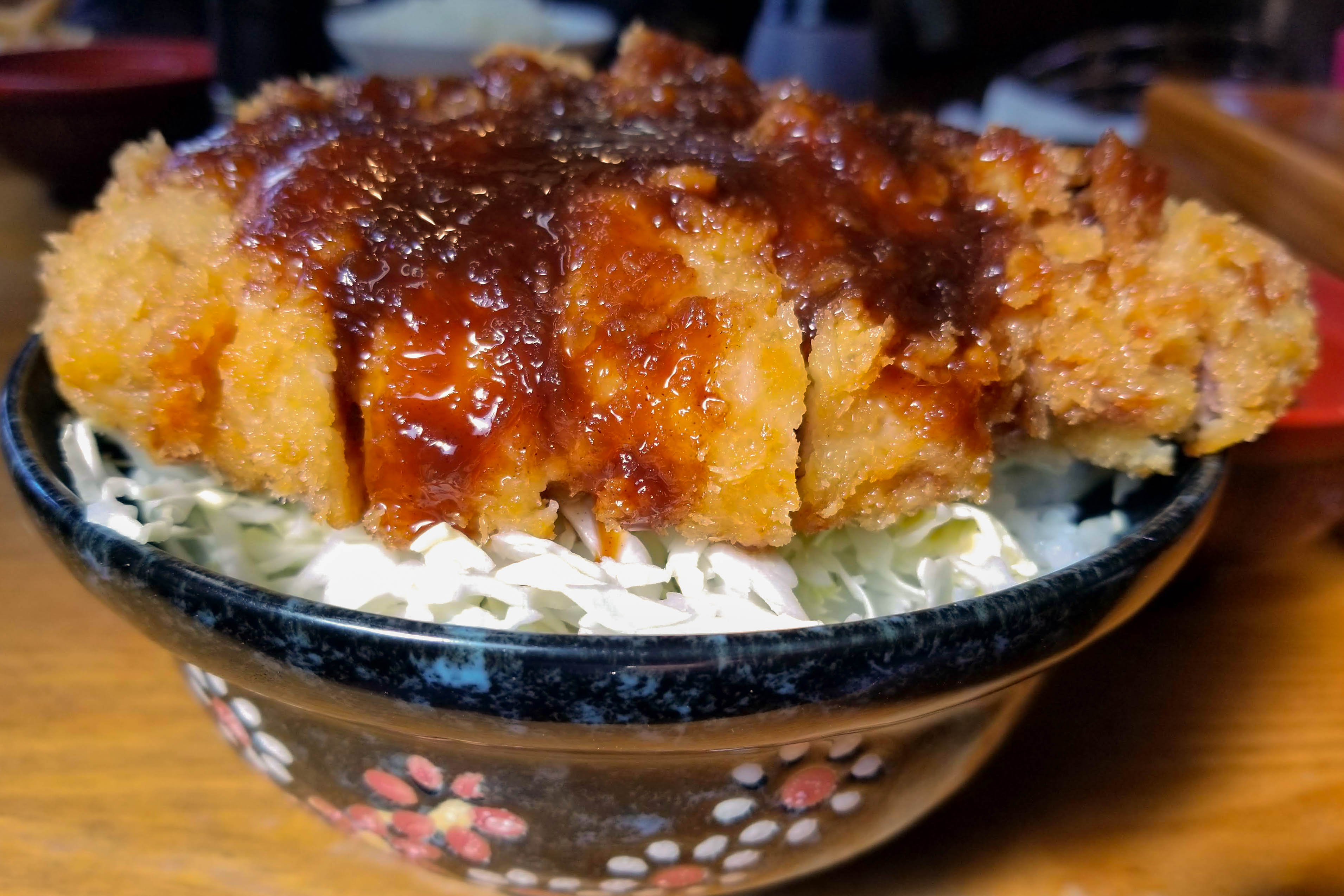 三浦「まるい食堂」デカ盛りの聖地を徹底解剖！閉店疑惑と人気の真相