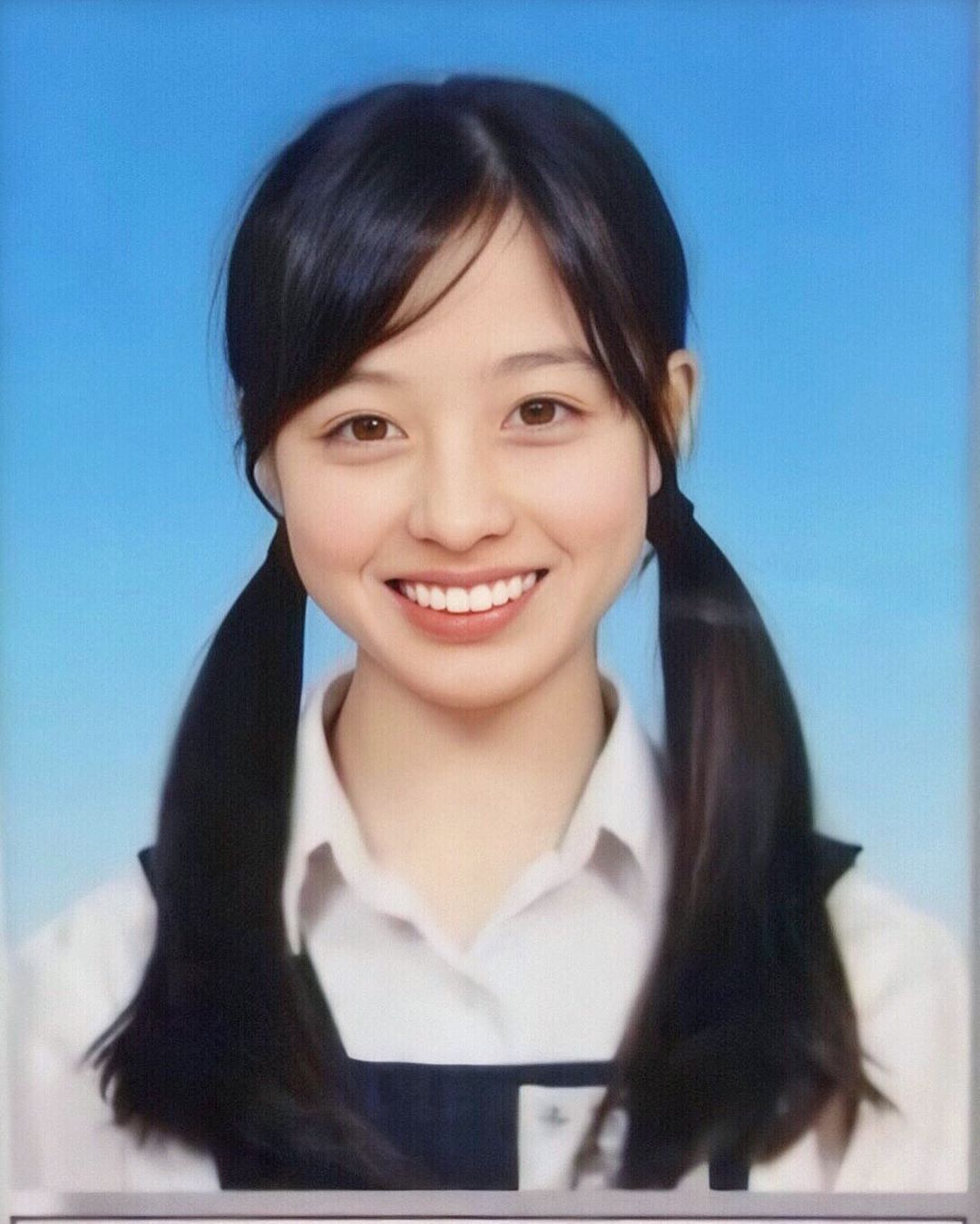 橋本環奈の卒アルが完成形すぎる？中学・高校時代の素顔と現在を徹底検証