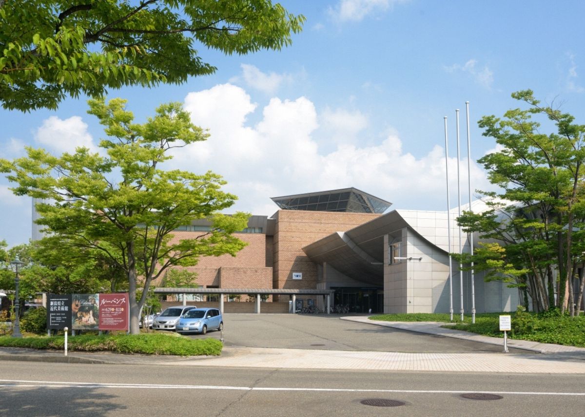新潟県立近代美術館2026年ガイド！名作・企画展と割引・混雑対策