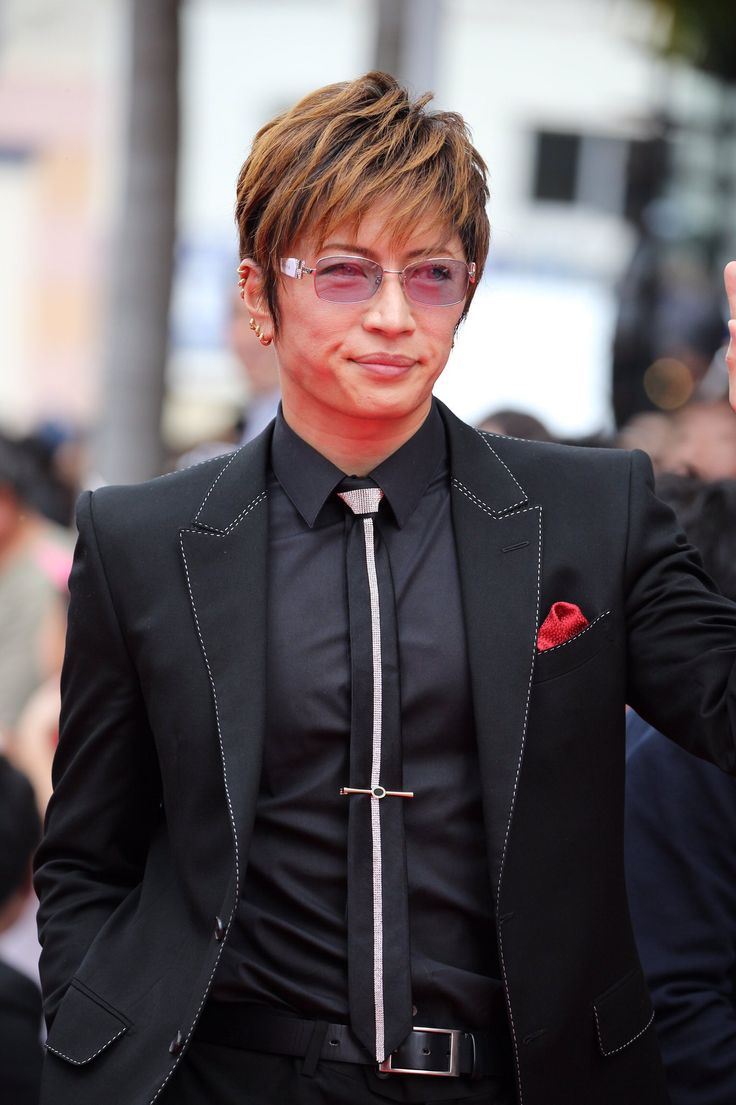 Gacktのスーツ姿が完璧な理由！愛用ブランドと特注仕立ての全貌