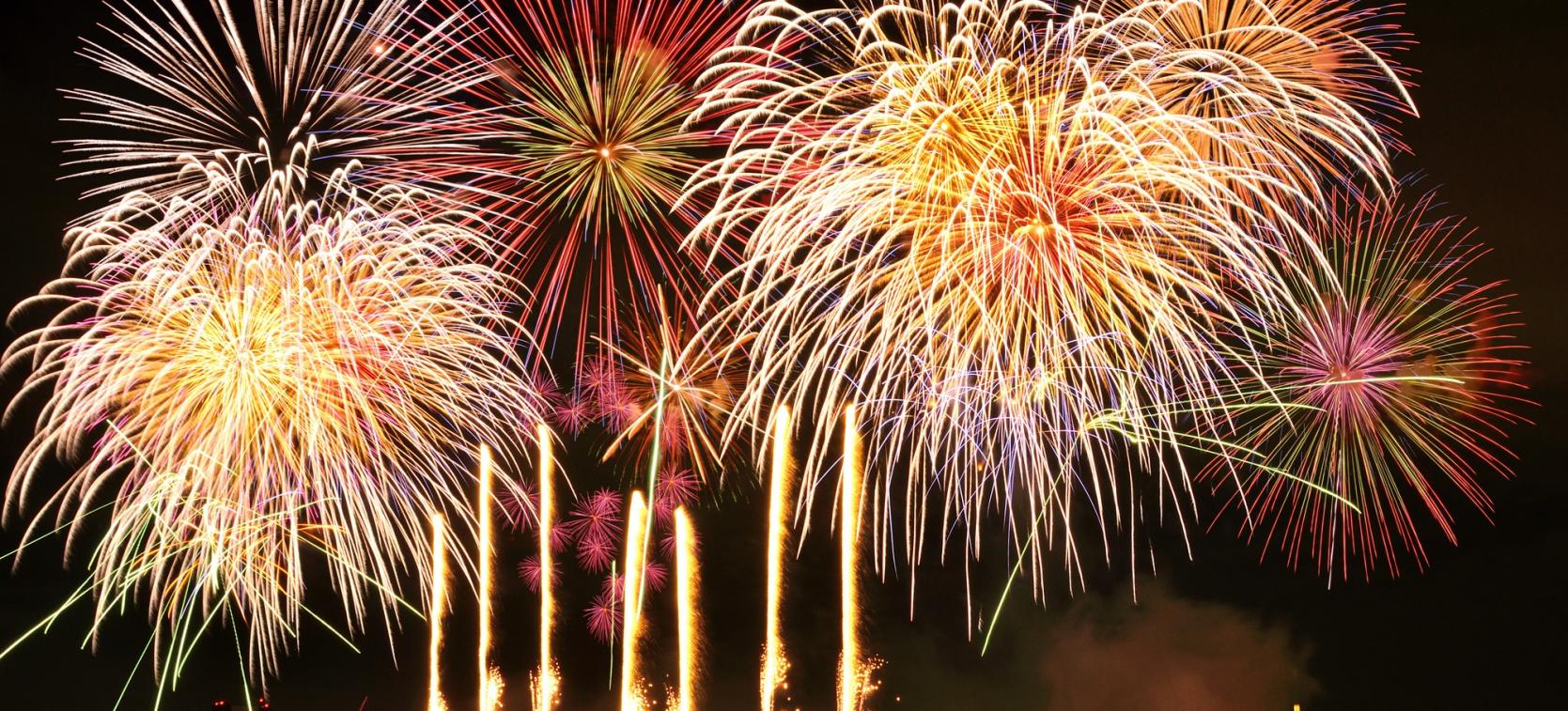 【2026最新】福岡の花火大会が大幅進化！ドローン融合の圧巻演出から穴場観覧、有料席の争奪戦まで現地徹底取材