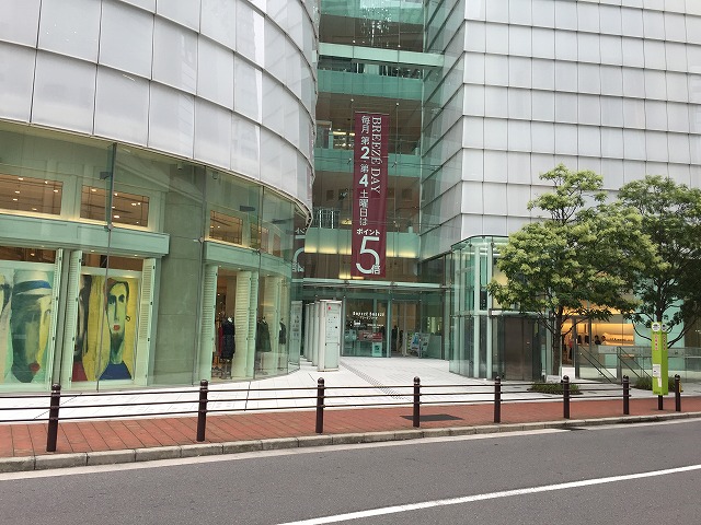 西梅田の象徴ブリーゼブリーゼ最新解剖！話題の演劇と極上グルメ