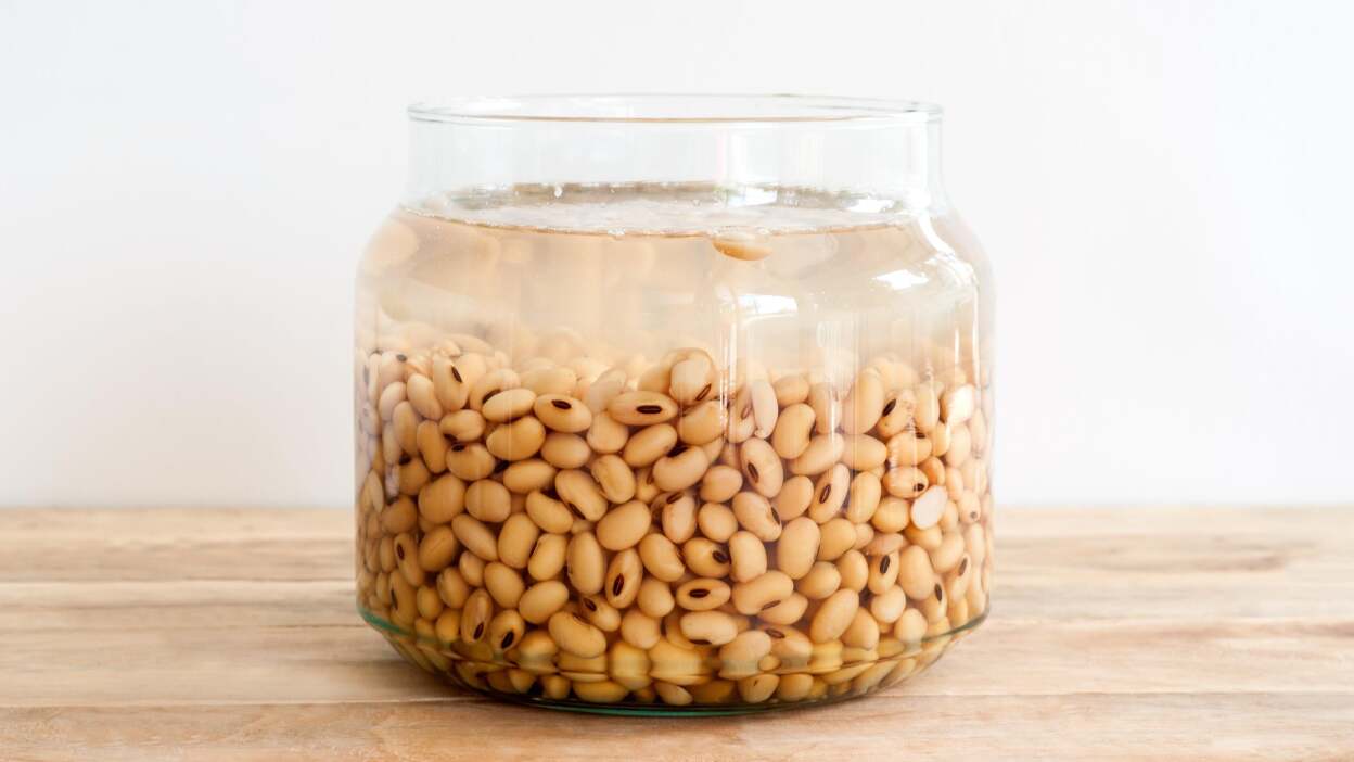 How Long Can Beans Soak in Water