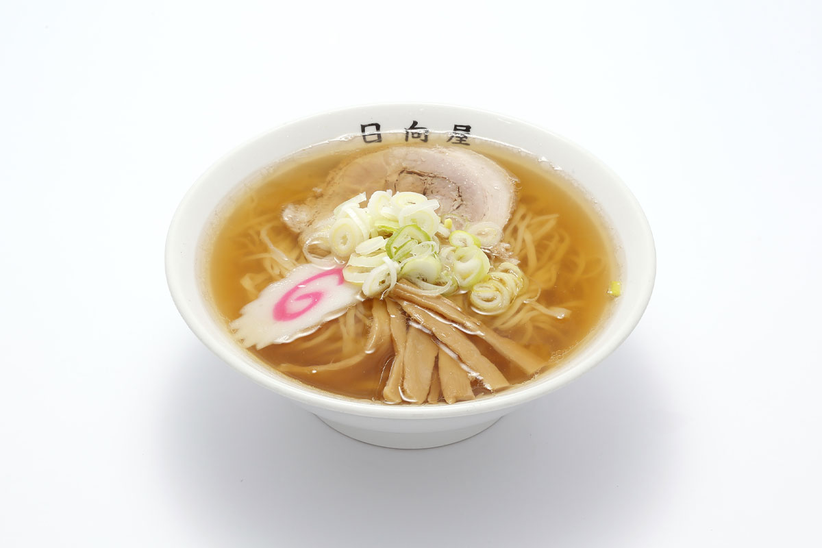 【2026年最新ルポ】伝説の佐野ラーメン「日向屋」に全国から人が殺到する真の理由。極上スープと青竹手打ち麺が紡ぐ圧倒的体験