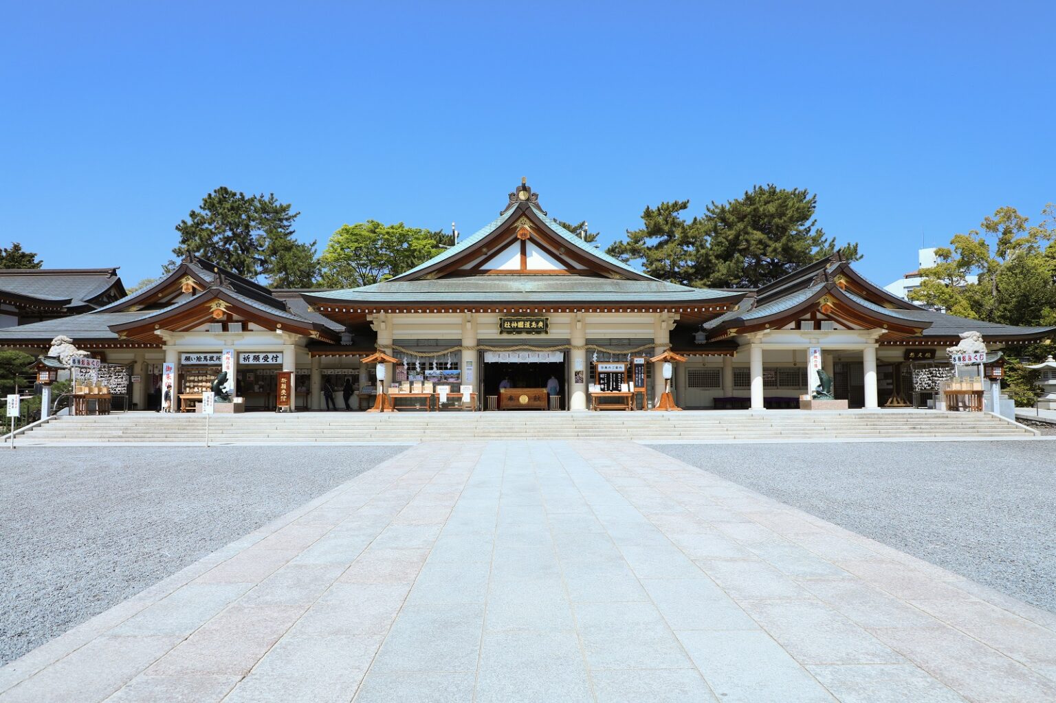 広島護国神社が中国地方屈指の人気を誇る理由｜カープ聖地と復興の全貌