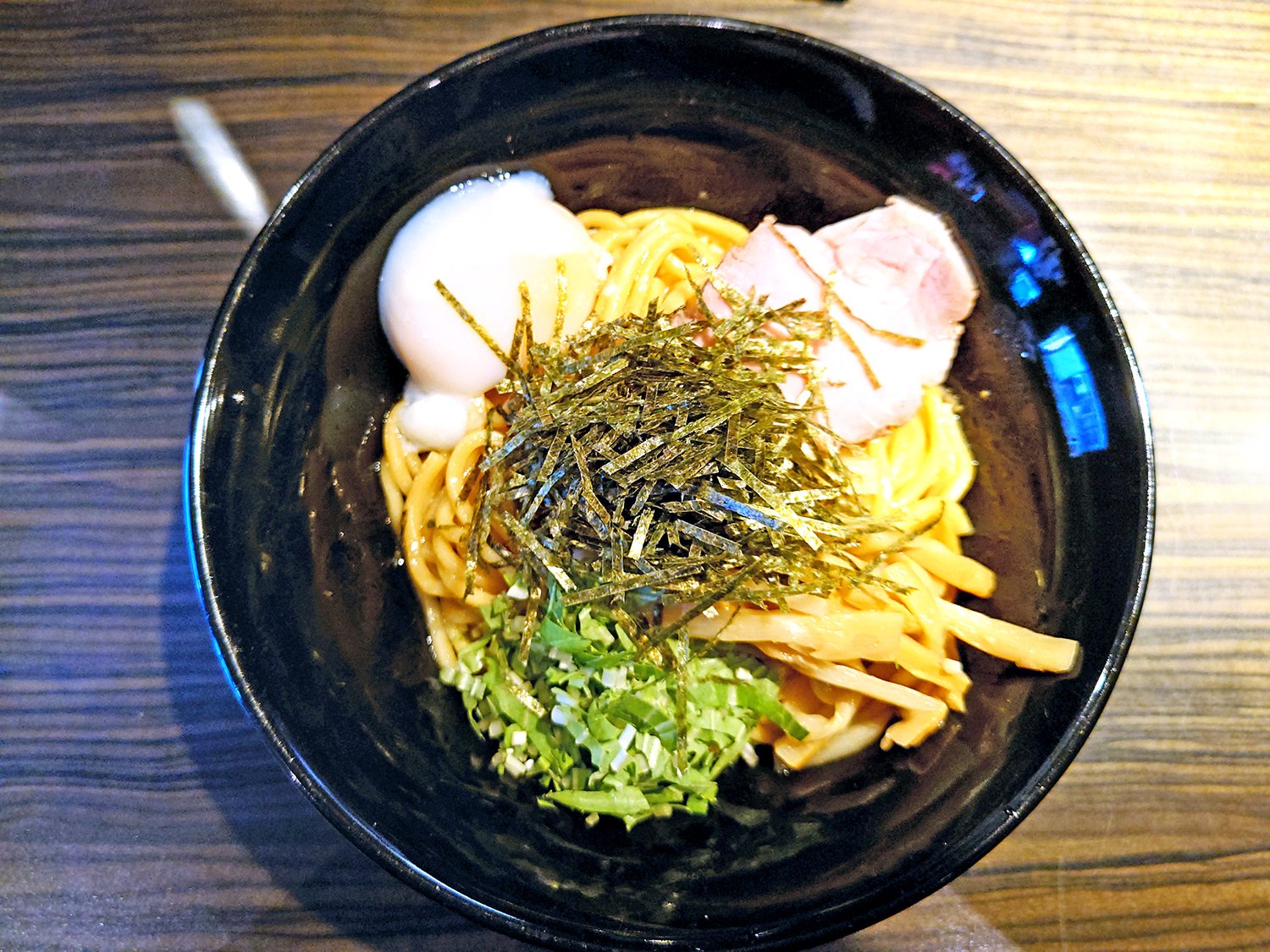 赤羽の名店「麺屋ほたる」を徹底解剖！濃厚魚介豚骨の魅力と行列攻略法