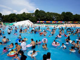 【動画まとめ】 井頭 公園 一 万 人 プール 話題のバズ動画・画像 #604