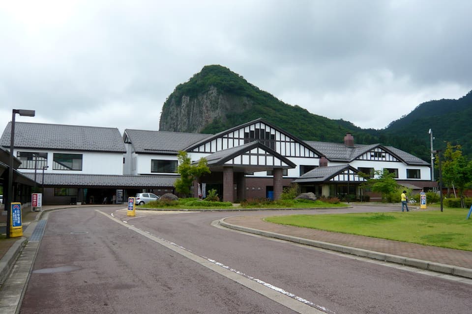 八木ヶ鼻望む絶景露天とサウナ！三条いい湯らてい混雑回避の極意