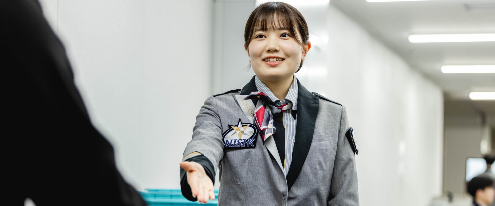 空港保安検査員がきつい・辞めたいと言われる真相｜年収と離職率の実態解剖