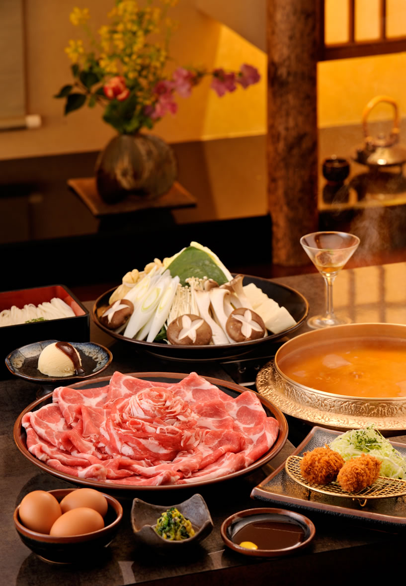 黒豚料理あぢもりはなぜ予約が取れない？元祖の秘密とランチ攻略法を徹底解説