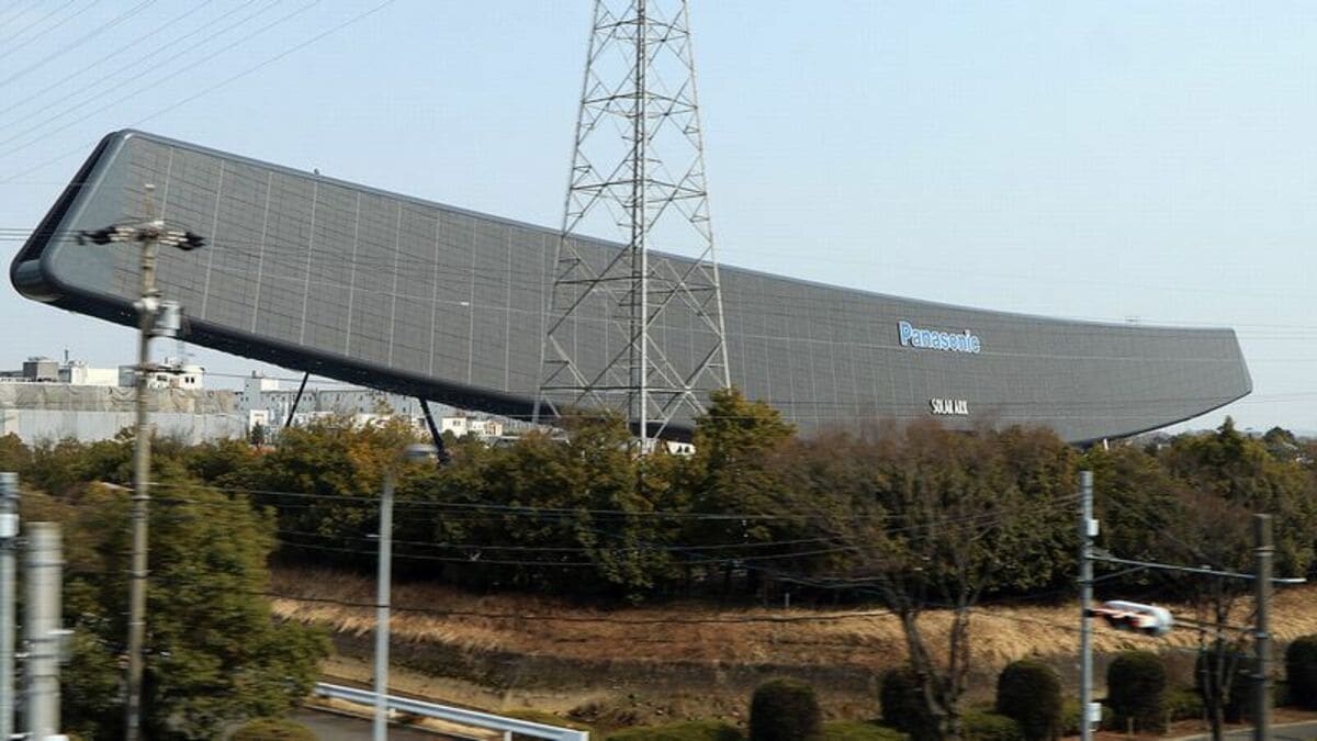 新幹線車窓の巨塔ソーラーアーク解体の真相！誕生秘話と跡地の現在
