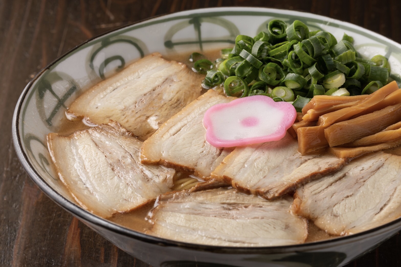 中華そば丸田屋の魅力を徹底解剖！井出商店の系譜と行列の秘密