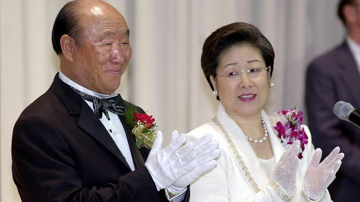 旧統一教会と芸能人の深い闇、合同結婚式の衝撃と報道タブーの真相