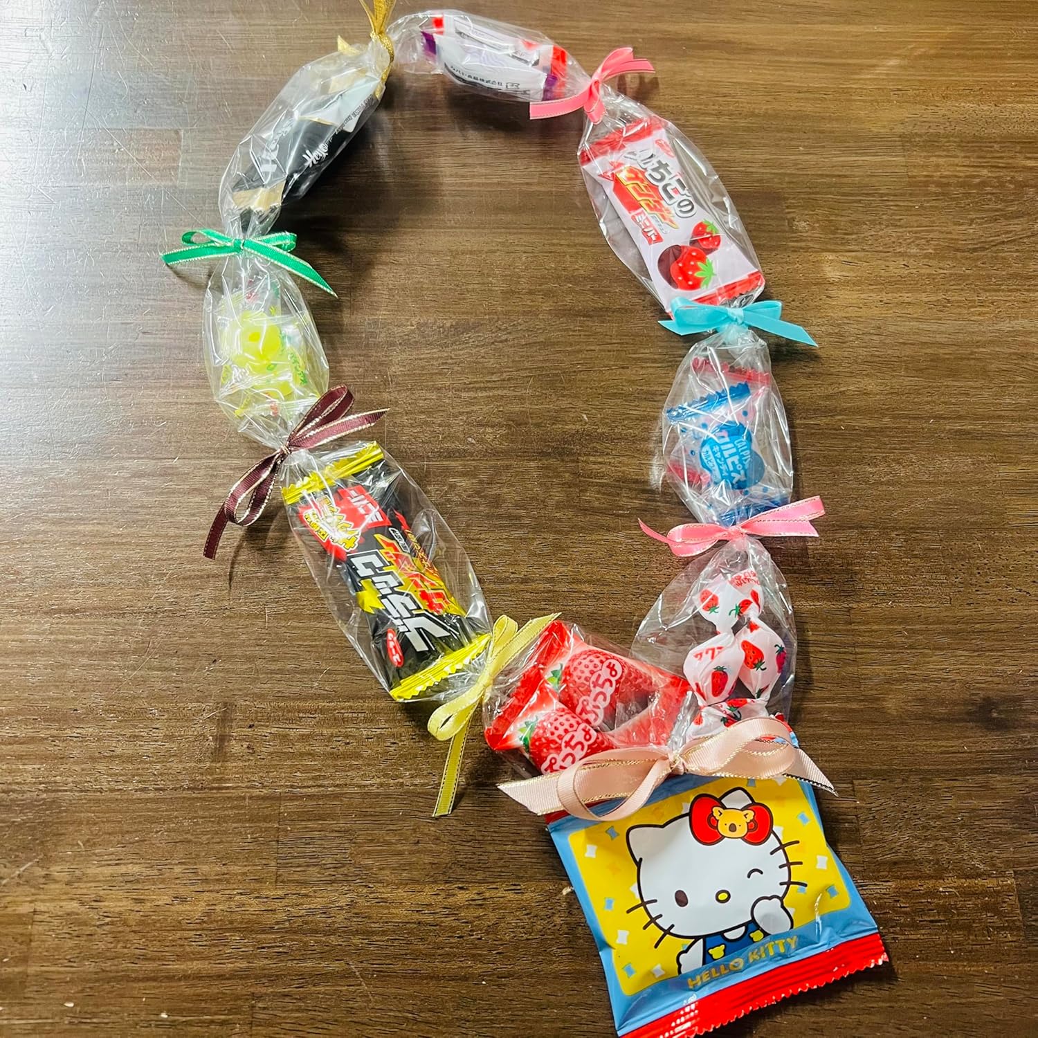 お菓子ネックレスの簡単な作り方！100均素材で失敗しないコツと人気レシピ