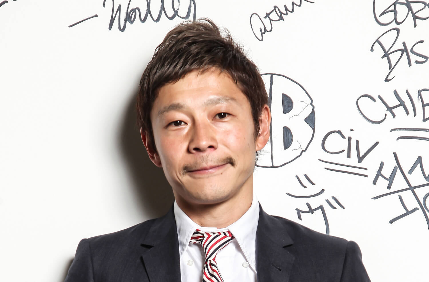 Zozotown元社長の前澤友作氏はなぜ退任？現在と驚きの総資産を追う
