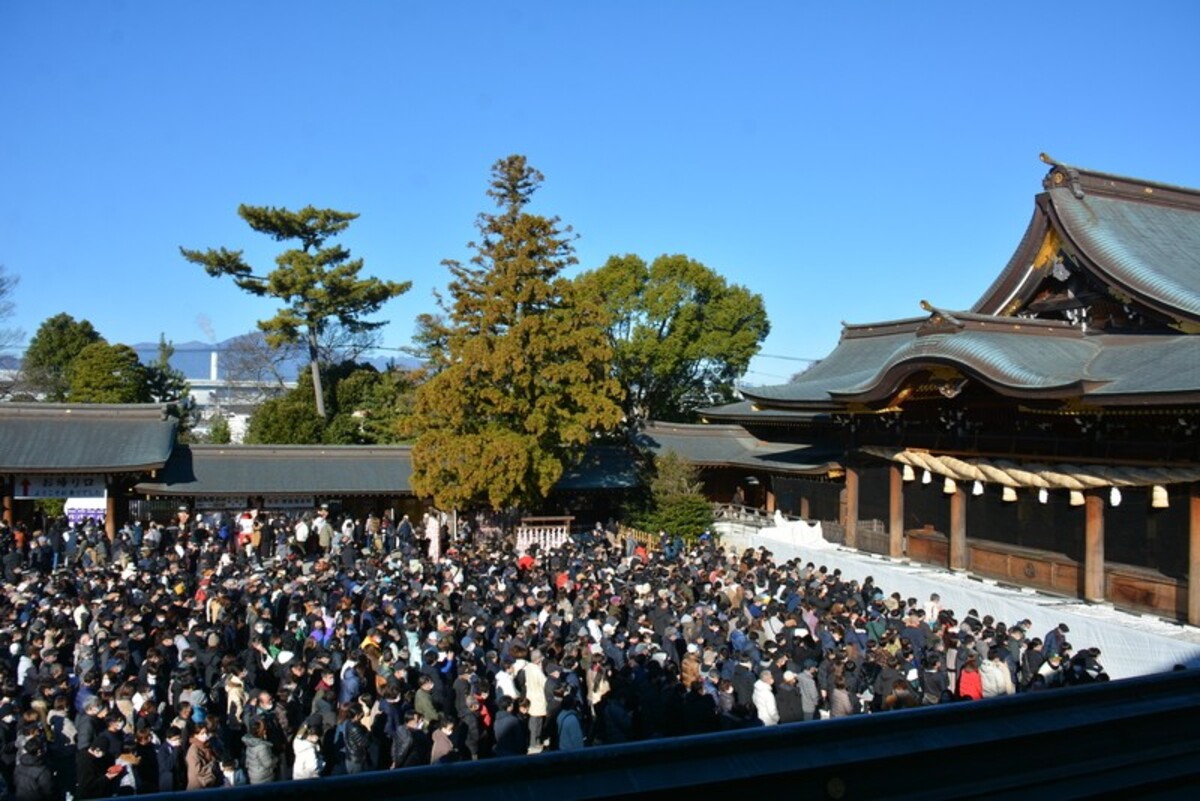 寒川神社初詣2026完全攻略！混雑回避の穴場時間と屋台・駐車場情報