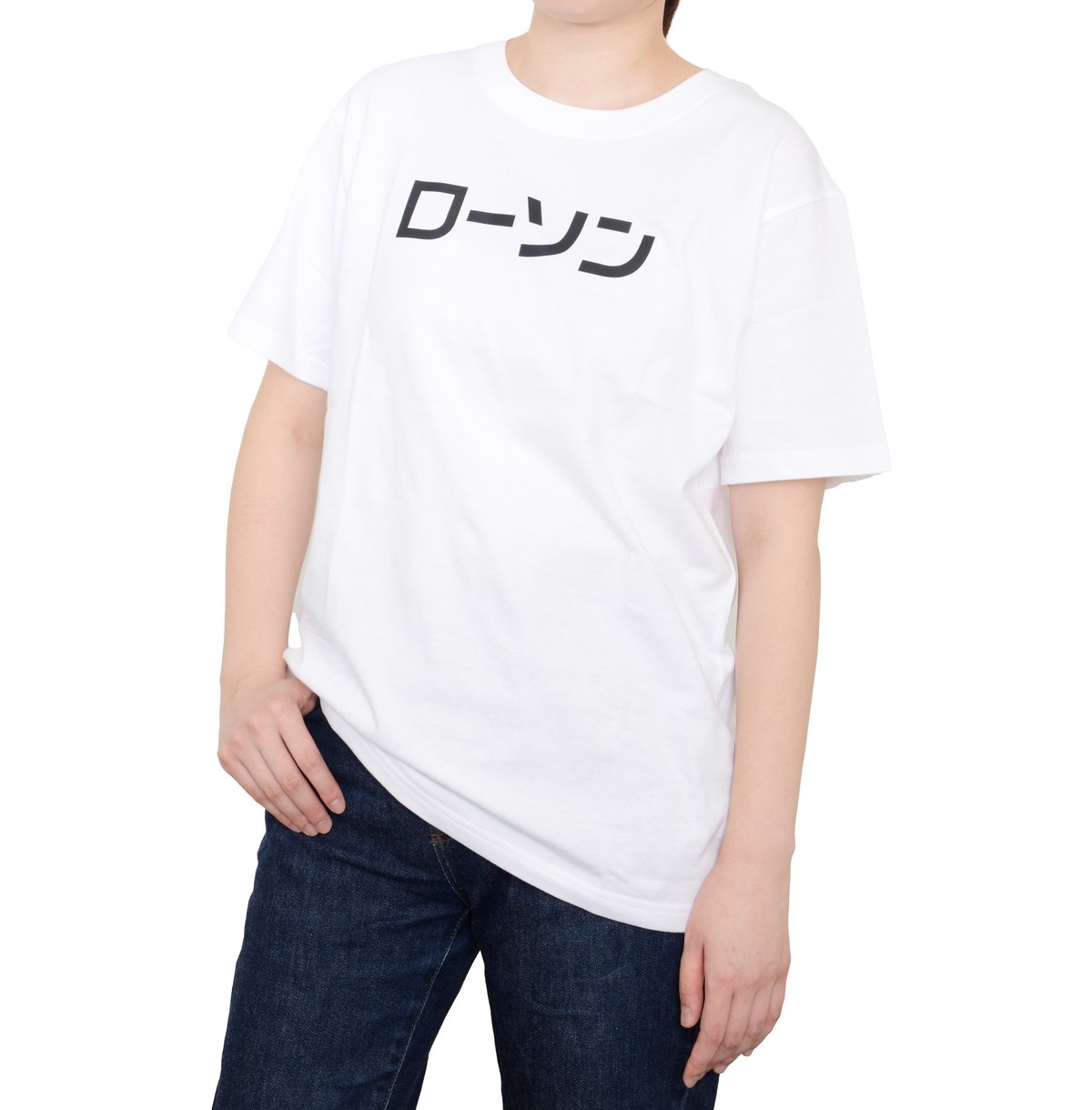ローソンTシャツが爆売れ完売のなぜ？人気の理由とサイズ感を徹底解剖