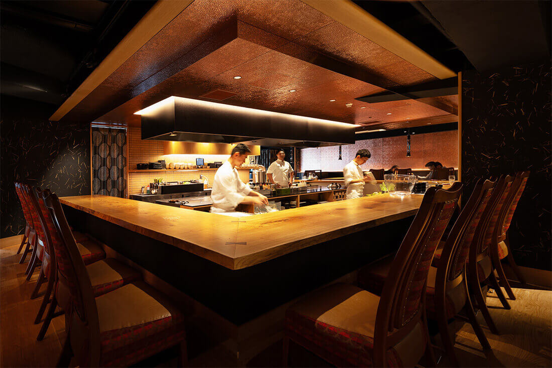 横浜の鉄板焼き決定版！記念日デート・接待・高コスパ名店を徹底比較