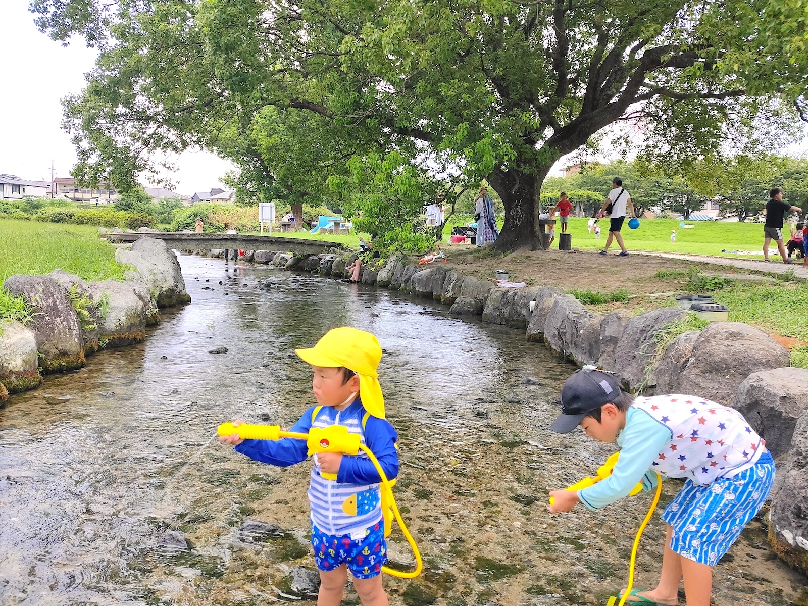浜松の馬込川みずべの公園は本当に遊べる？駐車場や遊具と水遊びの真実