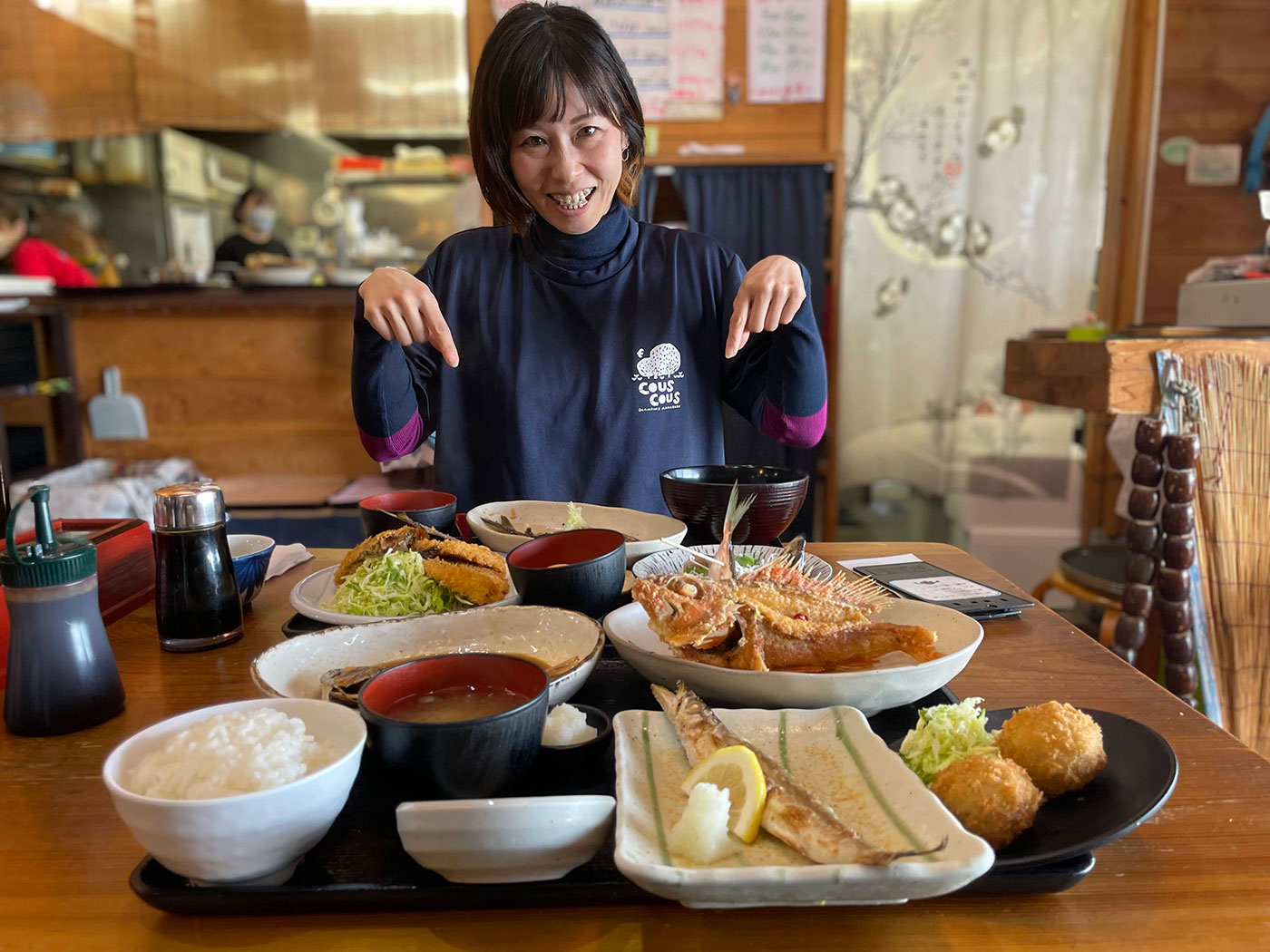 福浦漁港みなと食堂！朝競り海鮮丼＆巨大アジフライの穴場時間